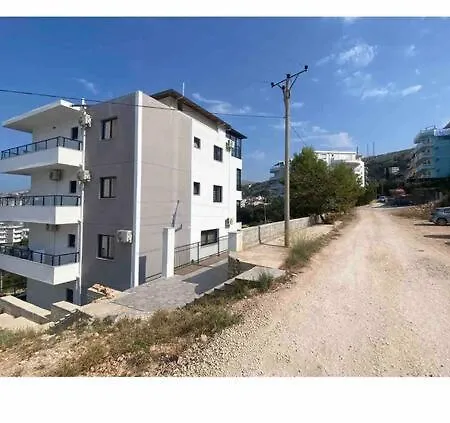 Sunnyholidays * Sarandë