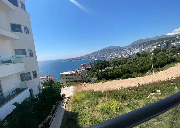 Sunnyholidays * Sarandë