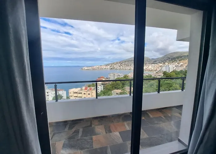 Sunnyholidays * Sarandë